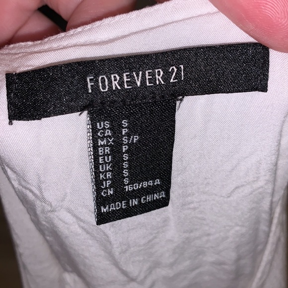 Forever 21 white embroidered floral 3/4 sleeve blouse - Picture 6 of 8